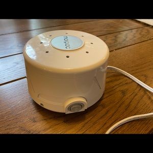 Form classic white noise machine